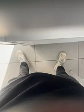 kamo012000 online show from April 9, 2026, 2:34 pm