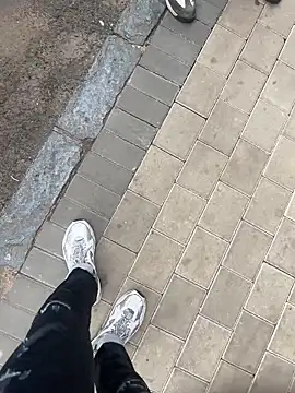 kamo012000 online show from December 1, 2025, 1:45 pm