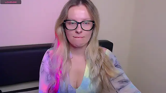 VanillaRose  online show from October 10, 2025, 6:47 am