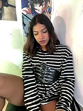 cam11 07 online show from October 12, 2025, 7:21 am