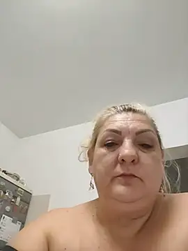 Snapshot of clarabbw47 chatting on June 13, 2026, 11:02 pm clarabbw47 online show from June 13, 2026, 11:02 pm