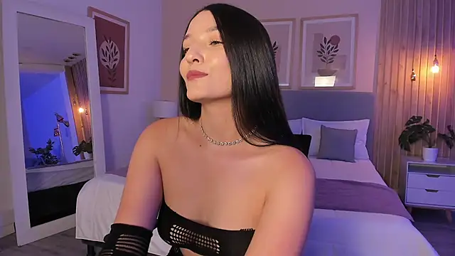 AuroraEvanss online show from April 27, 2026, 9:35 pm