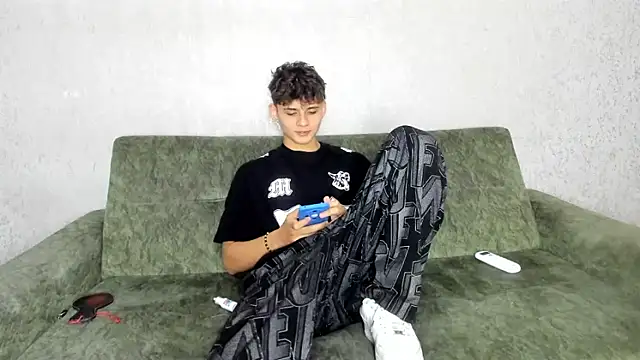 Snapshot of willy_sexxx18 chatting on April 6, 2026, 7:48 pm willy sexxx18 online show from April 6, 2026, 7:48 pm