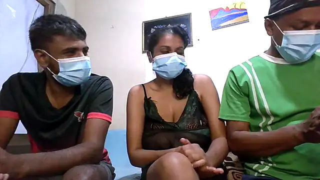 Snapshot of notywasu chatting on November 23, 2025, 5:23 pm notywasu online show from November 23, 2025, 5:23 pm