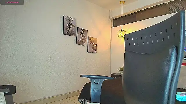 Rossi ss1 online show from December 3, 2025, 3:07 am