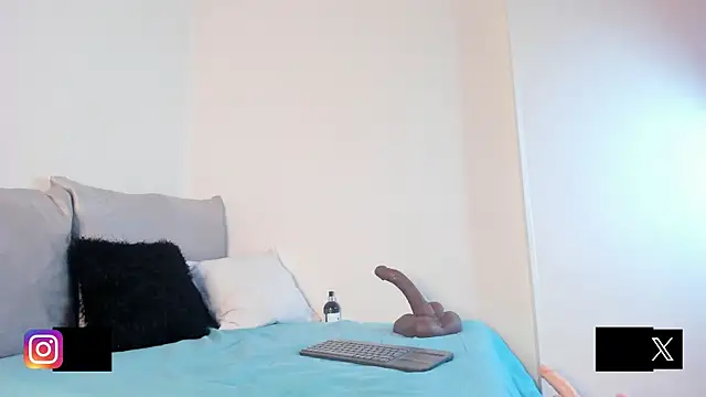 Lilygomezz online show from January 12, 2026, 10:11 am