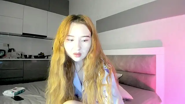 Clarity Yumi online show from October 6, 2025, 2:57 am