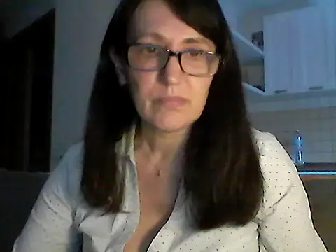 Elena48324 online show from May 18, 2026, 5:18 pm