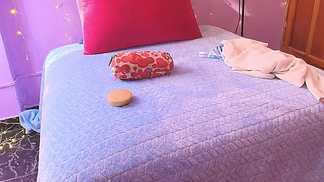 Snapshot of Dafne_Mel chatting on November 20, 2025, 12:50 pm Dafne Mel online show from November 20, 2025, 12:50 pm