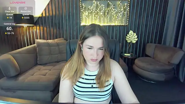 Sofii darling online show from May 10, 2026, 4:31 pm