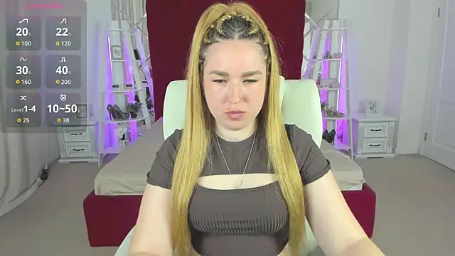 Sofii darling online show from April 7, 2026, 4:42 pm