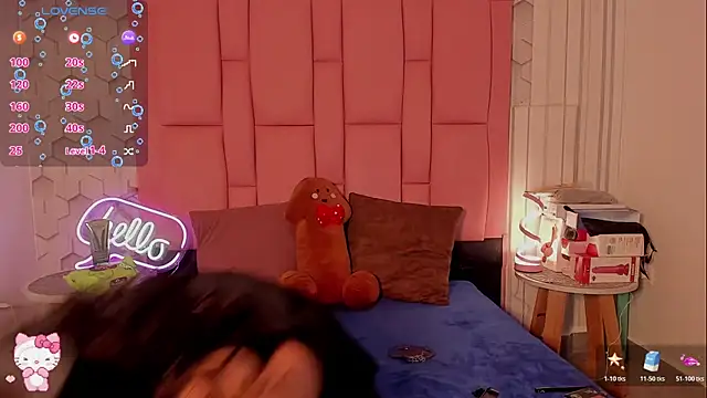 Viiolettlopez online show from November 8, 2025, 12:52 pm