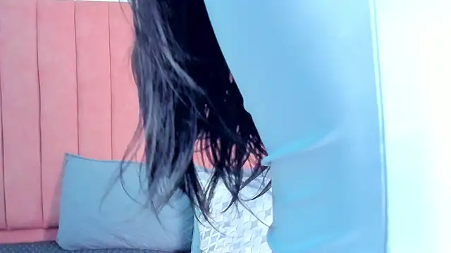 ashley Olsen online show from October 14, 2025, 8:53 pm