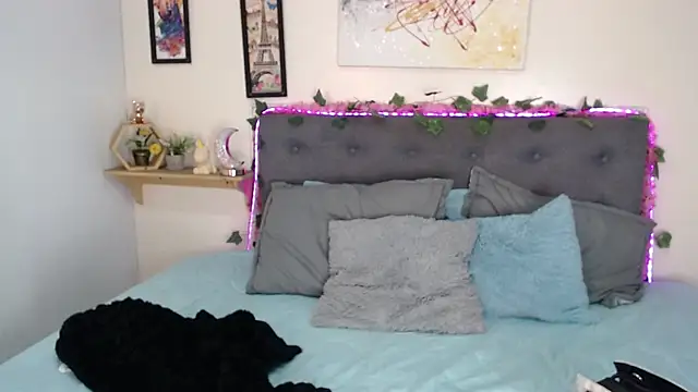 valentini villa online show from February 6, 2026, 7:32 pm