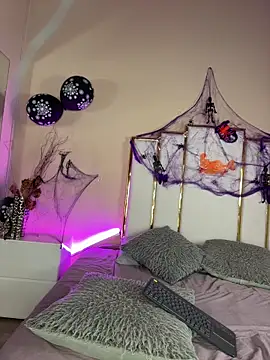 Alexandraa Gomez online show from October 24, 2025, 9:03 pm