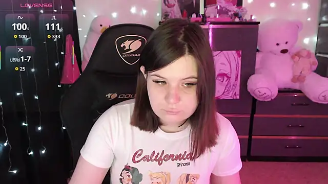 AmyVibess online show from November 9, 2025, 8:02 pm