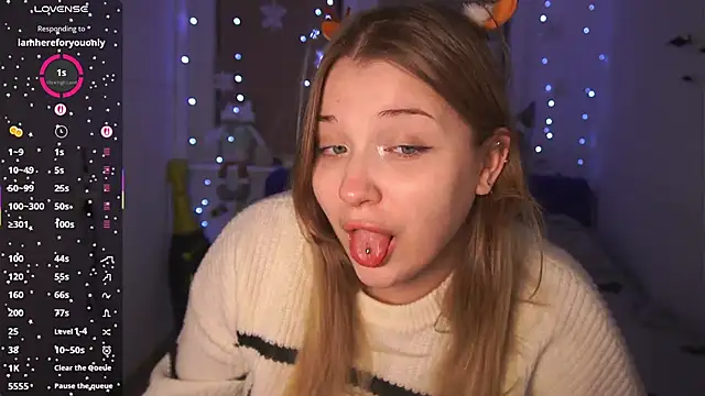 CuteSharloti online show from January 13, 2026, 8:13 pm