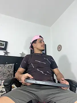 Snapshot of Luke_Stone chatting on May 29, 2026, 9:32 pm Luke Stone online show from May 29, 2026, 9:32 pm