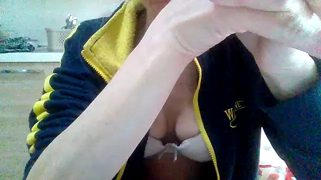 Kelly80 online show from March 21, 2026, 11:47 am