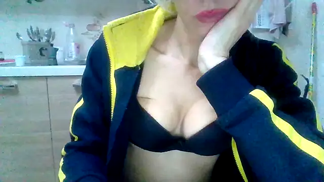 Snapshot of Kelly80 chatting on January 11, 2026, 4:08 am Kelly80 online show from January 11, 2026, 4:08 am