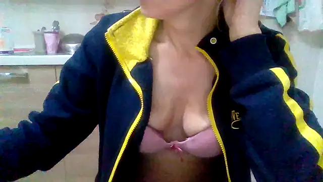 Snapshot of Kelly80 chatting on February 26, 2026, 3:50 am Kelly80 online show from February 26, 2026, 3:50 am