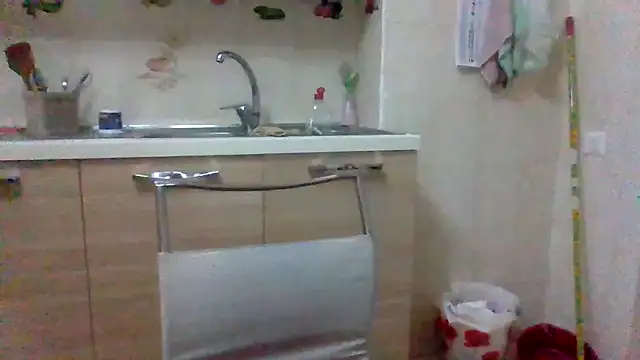 Snapshot of Kelly80 chatting on February 12, 2026, 3:28 am Kelly80 online show from February 12, 2026, 3:28 am