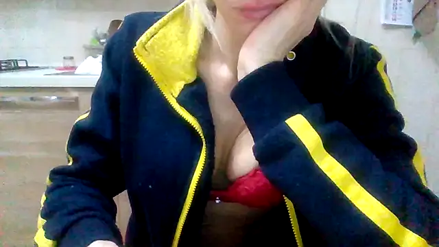 Snapshot of Kelly80 chatting on February 9, 2026, 3:48 am Kelly80 online show from February 9, 2026, 3:48 am