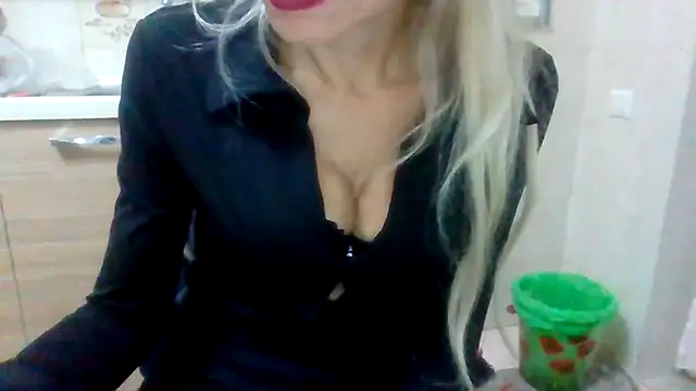 Kelly80 online show from October 22, 2025, 4:28 pm