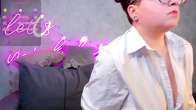 Michelle Wilsson online show from November 2, 2025, 6:51 am