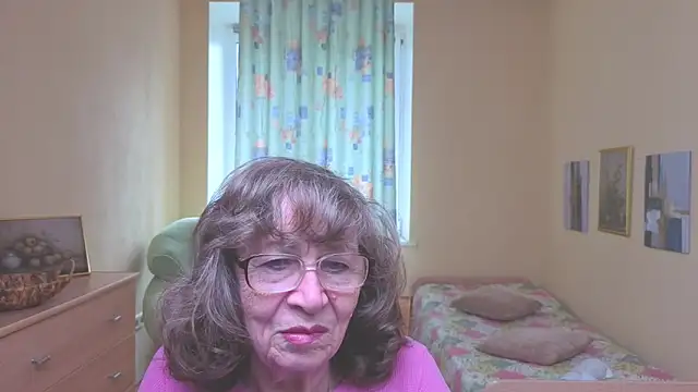 Snapshot of Betty_Brick chatting on April 9, 2026, 12:11 pm Betty Brick online show from April 9, 2026, 12:11 pm