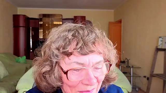 Snapshot of Betty_Brick chatting on January 17, 2026, 7:23 am Betty Brick online show from January 17, 2026, 7:23 am