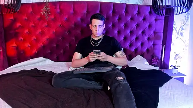 Snapshot of Dustin_Sonne chatting on February 10, 2026, 3:49 am Dustin Sonne online show from February 10, 2026, 3:49 am