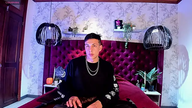 Dustin Sonne online show from November 2, 2025, 3:33 am