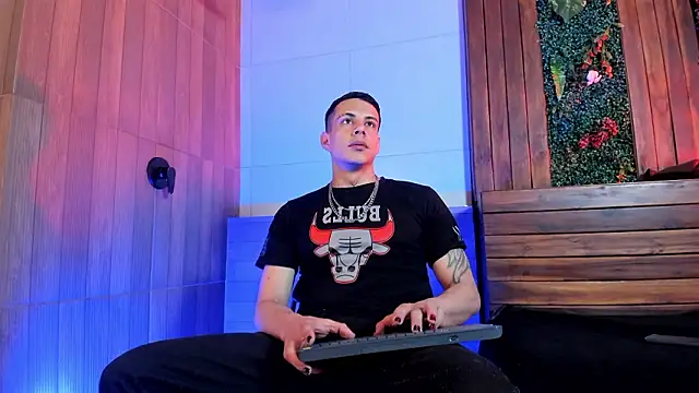 Snapshot of Dustin_Sonne chatting on February 21, 2026, 3:41 am Dustin Sonne online show from February 21, 2026, 3:41 am