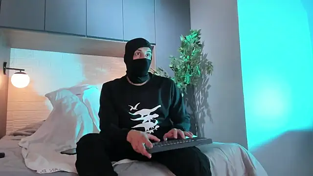 Dustin Sonne online show from September 12, 2025, 4:01 am