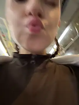 katexxxx online show from November 19, 2025, 5:57 pm