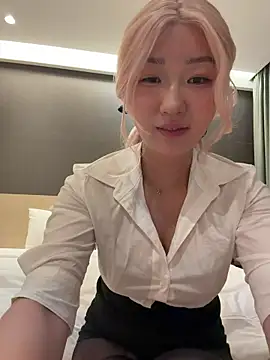 winter11 online show from October 27, 2025, 2:07 pm