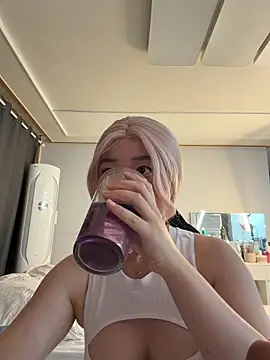 winter11 online show from October 26, 2025, 2:50 pm