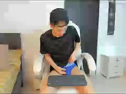 ThiagooJames online show from March 2, 2026, 11:44 pm