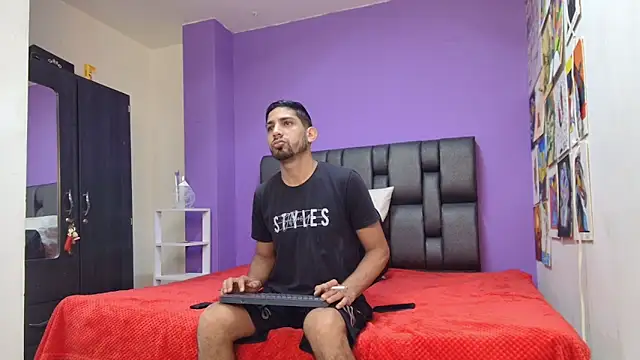 ashtoncooperr online show from September 21, 2025, 6:13 pm