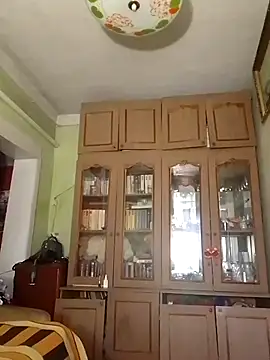 Rose60301 online show from December 4, 2025, 11:31 am