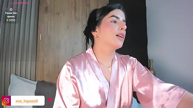 evelin lopezz online show from March 3, 2026, 2:18 am