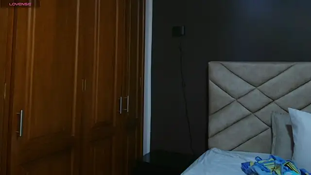 Aleecandrews online show from October 30, 2025, 7:55 pm