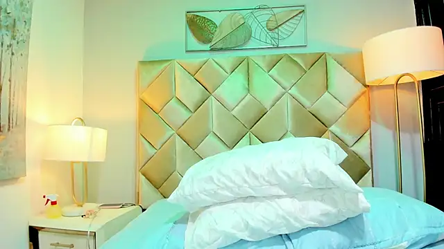 DanniaKross online show from September 27, 2025, 9:26 am