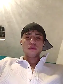 Snapshot of RSantilMorgt chatting on April 4, 2026, 7:04 am RSantilMorgt online show from April 4, 2026, 7:04 am