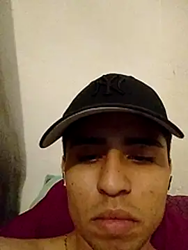 Snapshot of RSantilMorgt chatting on April 2, 2026, 11:33 pm RSantilMorgt online show from April 2, 2026, 11:33 pm