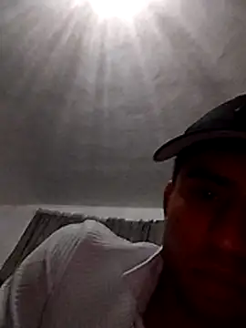 Snapshot of RSantilMorgt chatting on April 5, 2026, 1:12 am RSantilMorgt online show from April 5, 2026, 1:12 am