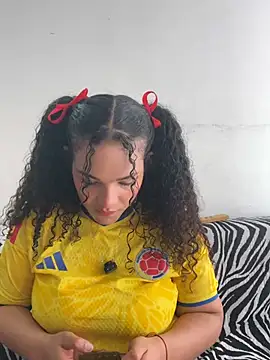 Snapshot of ivonne_diaz1 chatting on July 7, 2026, 6:44 pm ivonne diaz1 online show from July 7, 2026, 6:44 pm