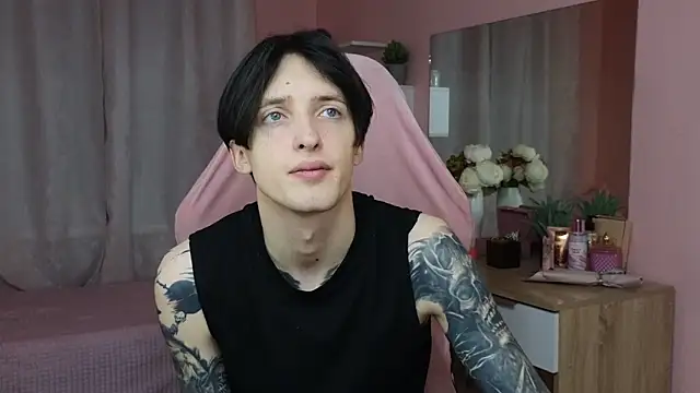 Snapshot of Martin_Jin chatting on October 25, 2025, 12:28 pm Martin Jin online show from October 25, 2025, 12:28 pm