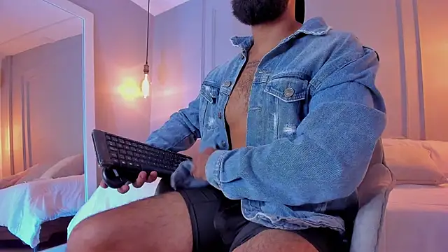 Snapshot of KylliamLevis chatting on February 11, 2026, 8:31 pm KylliamLevis online show from February 11, 2026, 8:31 pm